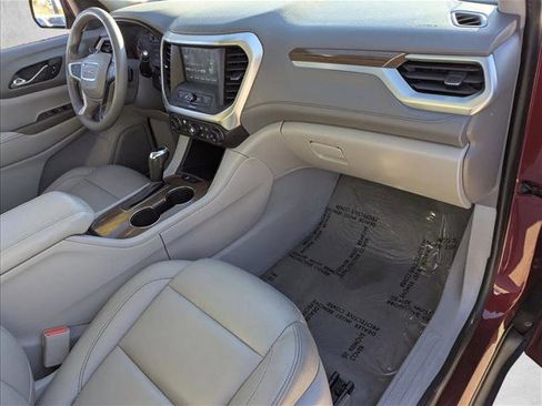 Used 2018 GMC Acadia SLE image 22