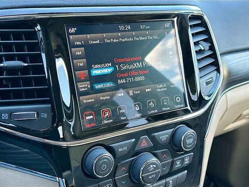 Used 2020 Jeep Grand Cherokee Limited image 15