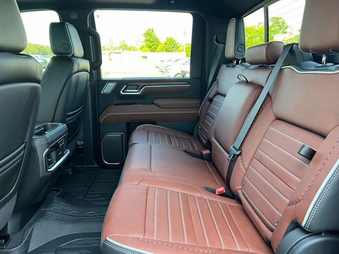 New 2026 GMC Sierra 2500 Denali Ultimate AWD/4WD image 9