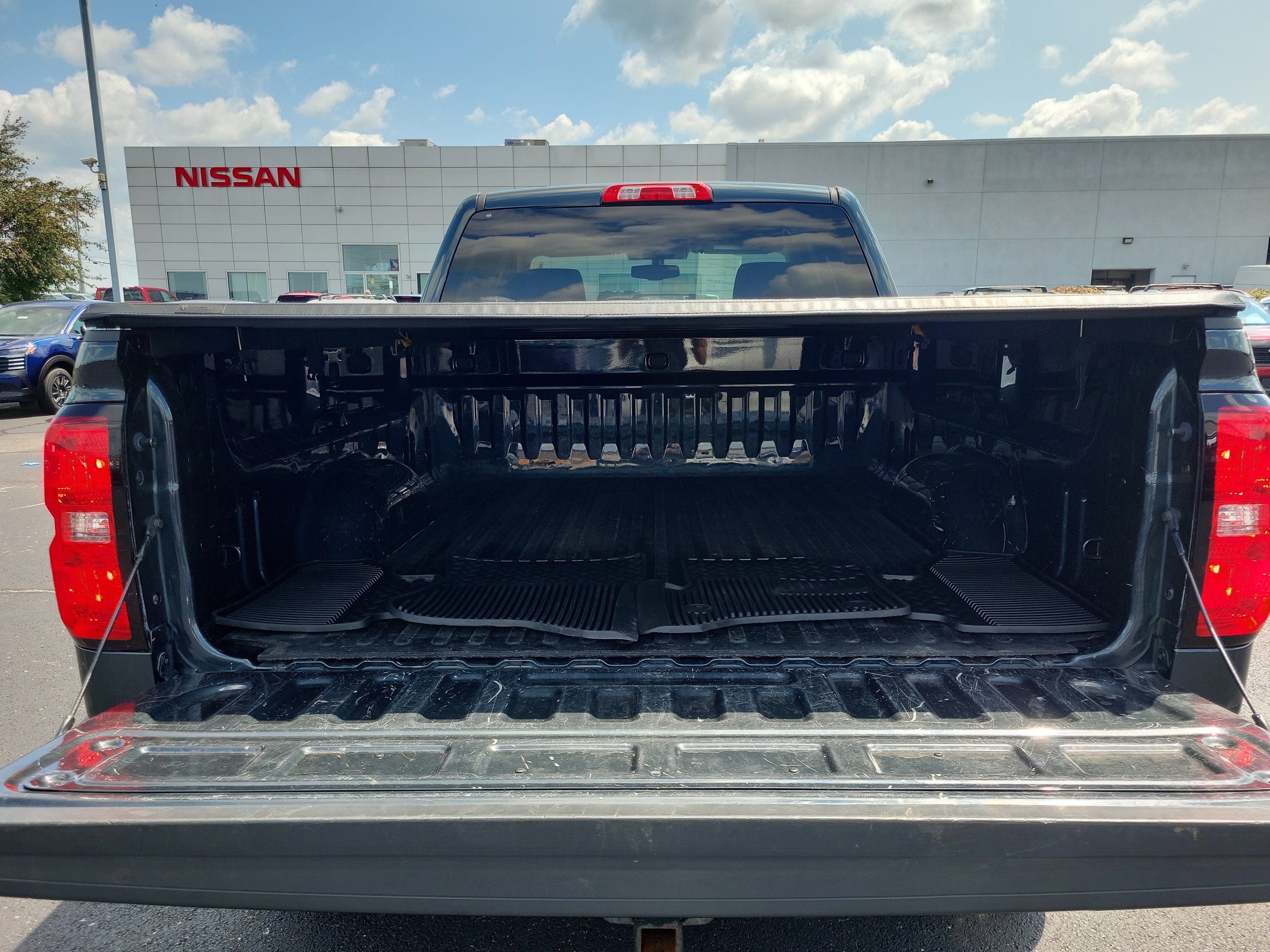 Used 2018 Chevrolet Silverado 1500 LT w/ All Star Edition AWD/4WD image 8