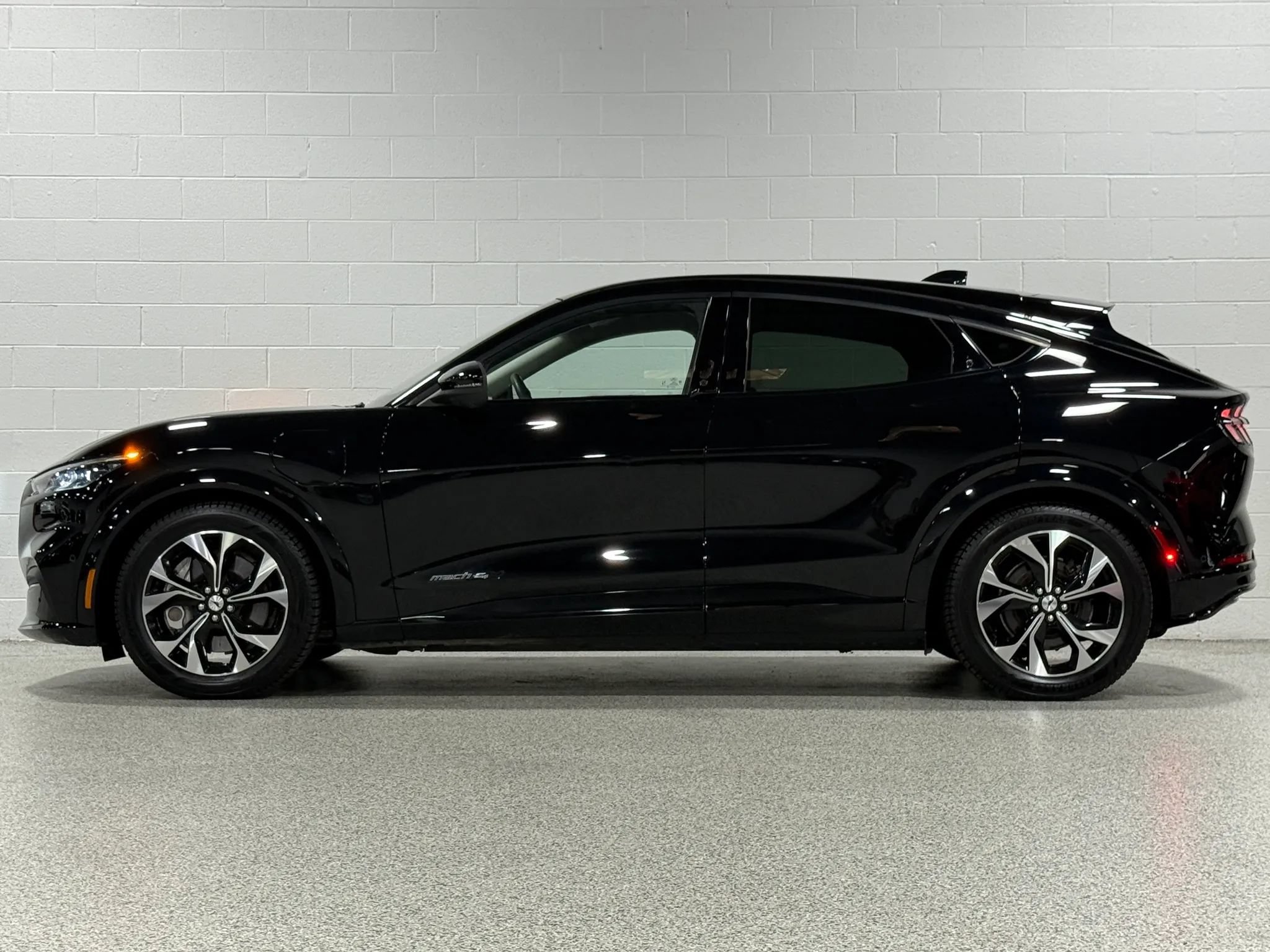 Used 2021 Ford Mustang Mach-E Premium AWD/4WD image 9