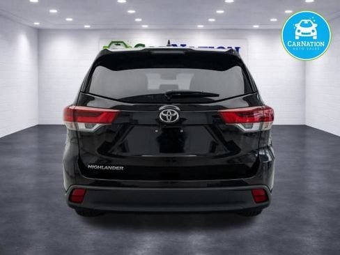 Used 2017 Toyota Highlander XLE AWD/4WD image 5