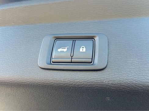 Used 2023 Mitsubishi Outlander SEL image 39