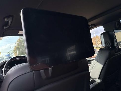 Used 2024 GMC Yukon Denali Ultimate AWD/4WD image 19