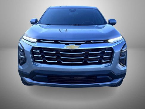 Used 2025 Chevrolet Equinox LT AWD/4WD image 2