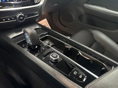 Used 2024 Volvo S60 B5 Core image 14