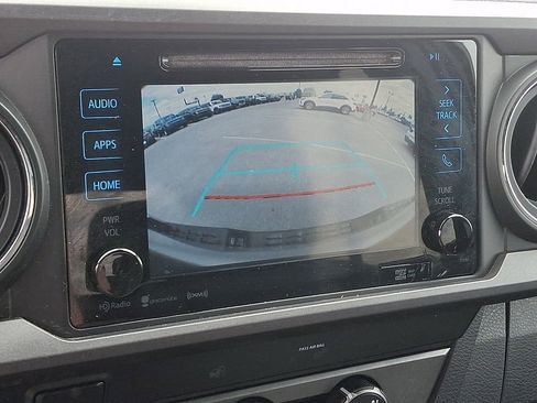 Used 2019 Toyota Tacoma TRD Off-Road AWD/4WD image 18