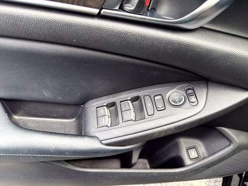 Used 2018 Honda Accord EX image 24