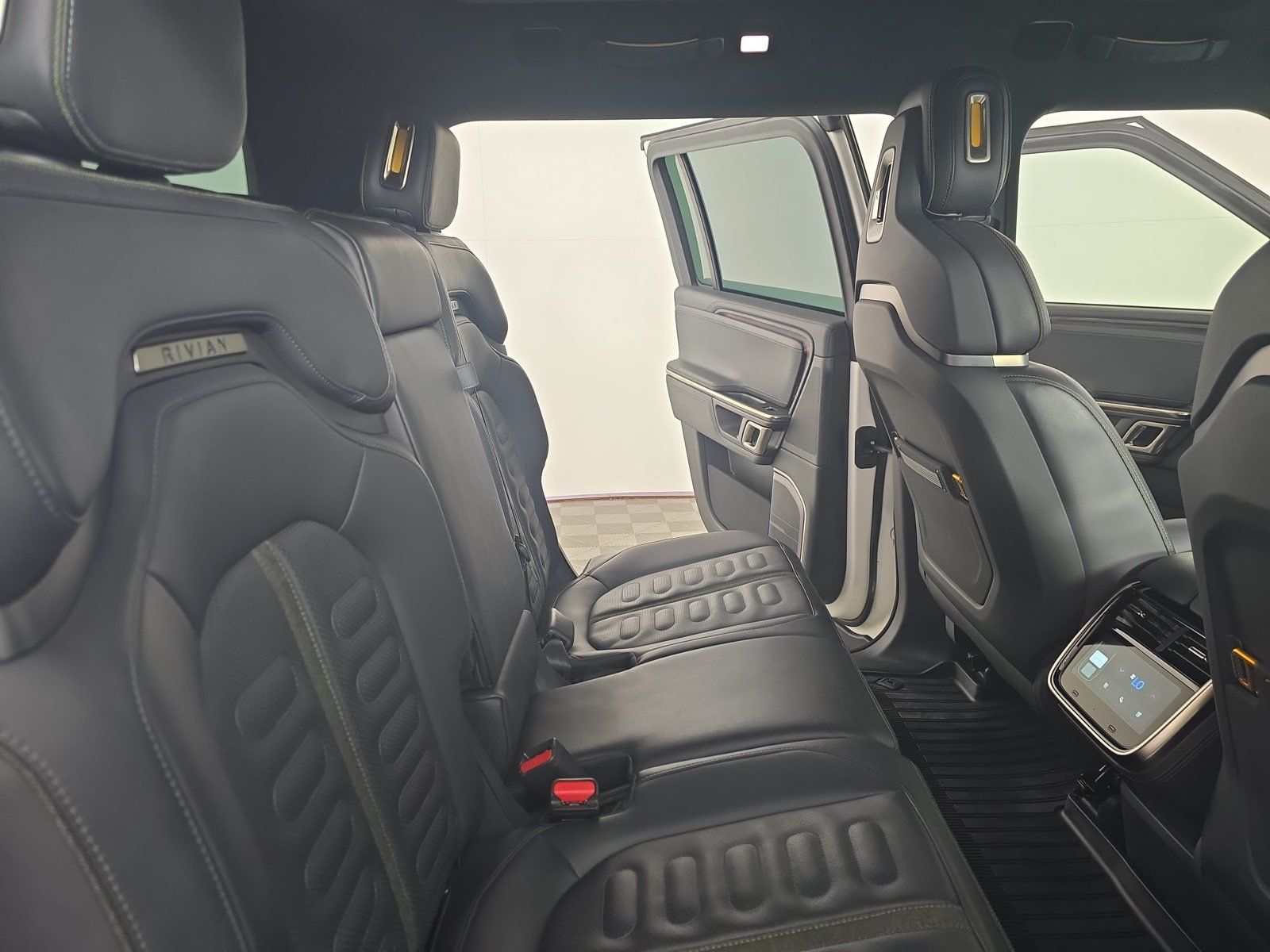 Used 2022 Rivian R1S Launch Edition Quad AWD/4WD image 23