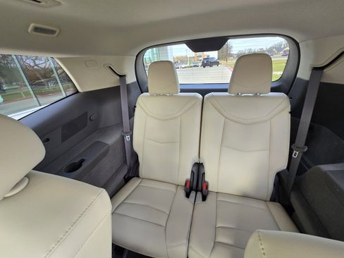 Used 2024 Cadillac XT6 Premium Luxury w/ Technology Package image 17