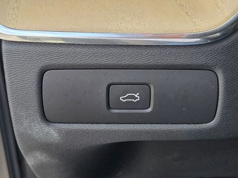 New 2026 Volvo XC60 B5 Plus w/ Protection Package Premier image 29