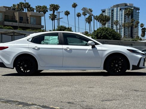 New 2026 Toyota Camry SE FWD image 3