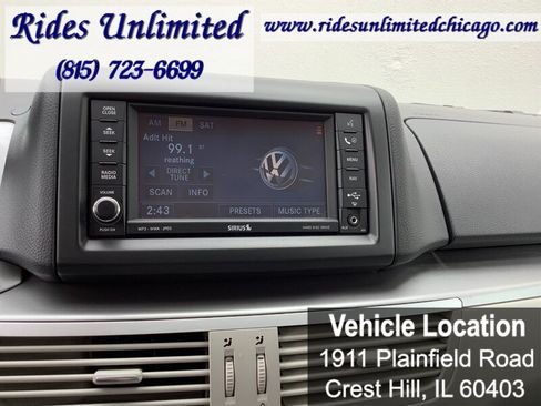 Used 2010 Volkswagen Routan SEL Premium FWD image 13