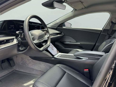 Used 2025 Lucid Air Pure RWD image 23