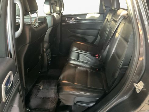 Used 2018 Jeep Grand Cherokee Overland w/ Jeep Active Safety Group image 13