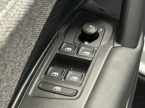 New 2025 Volkswagen Tiguan S image 17