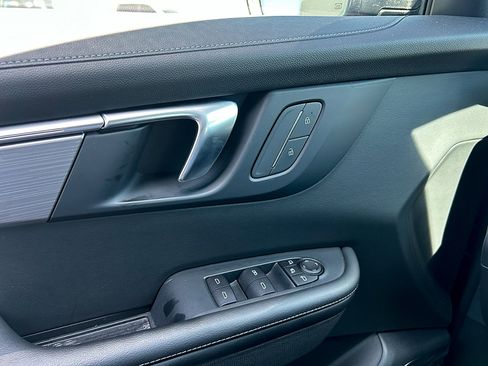 Used 2025 Buick Enclave Preferred FWD image 16
