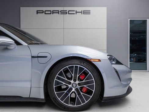 Certified 2022 Porsche Taycan 4S image 11