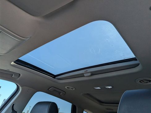 Used 2021 Buick Enclave Avenir w/ Avenir Technology Package image 23