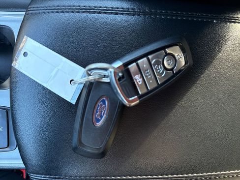 Used 2024 Ford Edge SEL w/ Convenience Package image 41