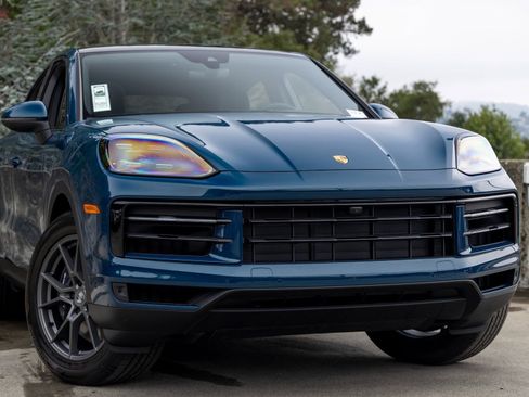 New 2026 Porsche Cayenne Coupe AWD/4WD image 9