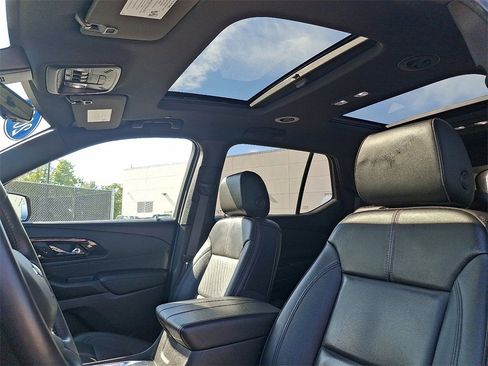 Used 2022 Chevrolet Traverse RS w/ LPO, Cargo Package image 17