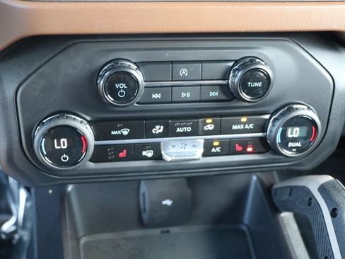 Used 2024 Ford Bronco Outer Banks AWD/4WD image 24