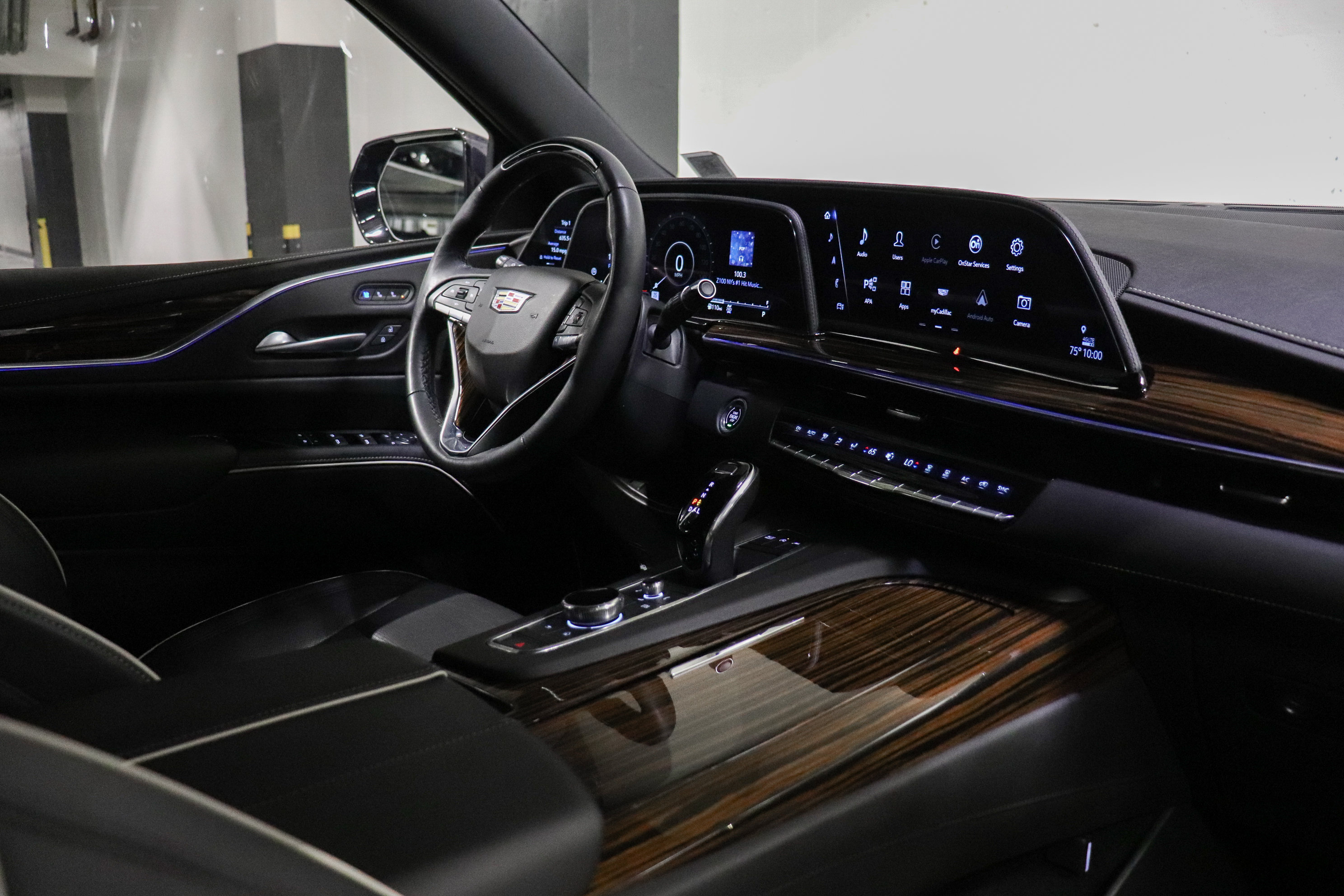Certified 2023 Cadillac Escalade ESV Premium Luxury AWD/4WD image 30