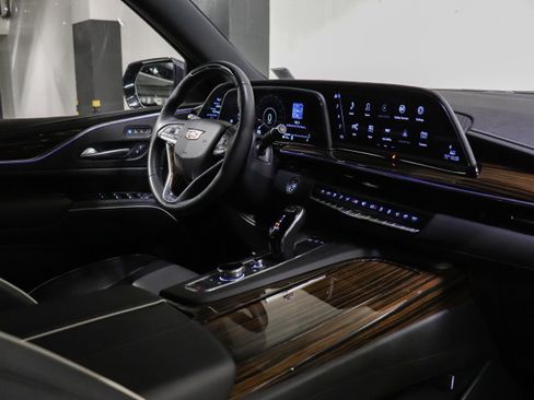 Used 2023 Cadillac Escalade ESV Premium Luxury AWD/4WD image 30