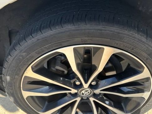Used 2019 Toyota Corolla SE FWD image 18