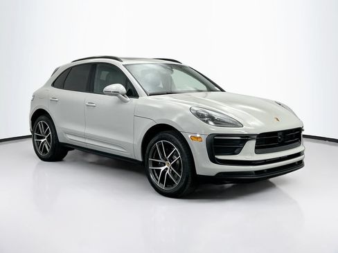 Used 2026 Porsche Macan AWD/4WD image 9