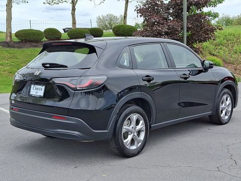 Used 2023 Honda HR-V LX image 9