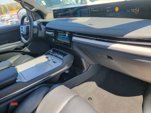 New 2025 Lincoln Navigator L Reserve w/ Jet Appearance Package image 16