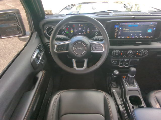 Used 2024 Jeep Wrangler Unlimited Sahara w/ Technology Group AWD/4WD image 18