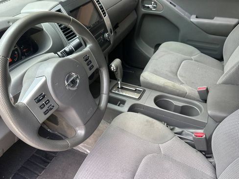 Used 2018 Nissan Frontier SV RWD image 11