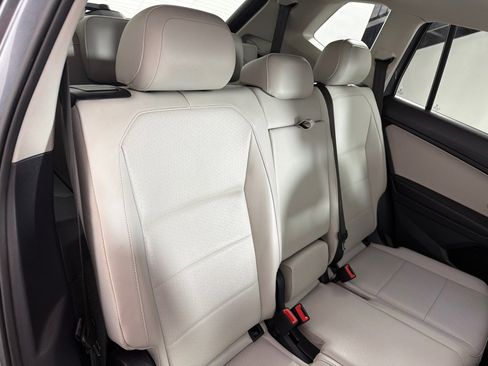 Used 2019 Volkswagen Tiguan SE w/ Panoramic Sunroof Package FWD image 24