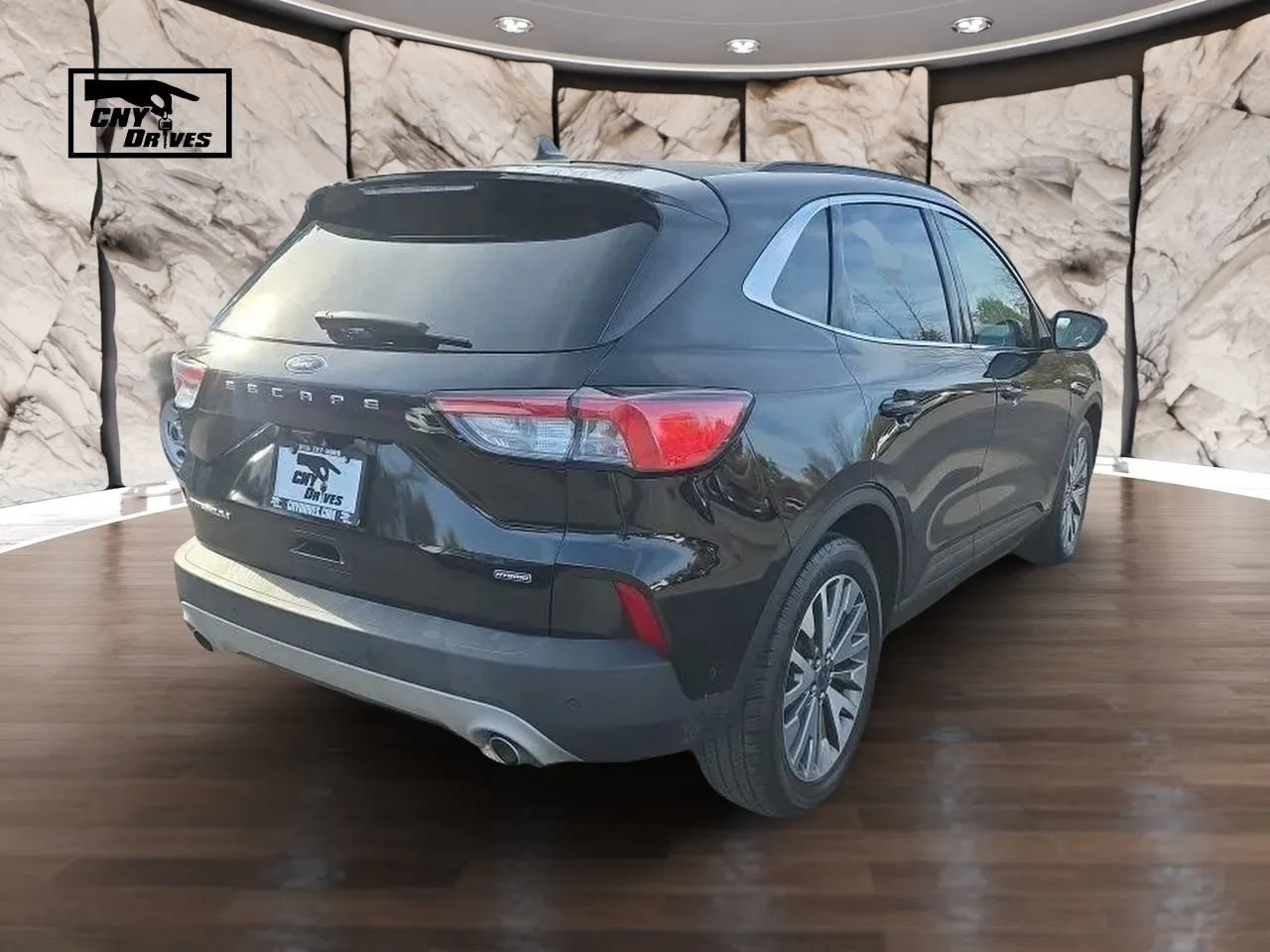 Used 2021 Ford Escape Titanium FWD image 5