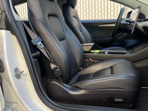 Used 2021 Tesla Model 3 Standard Range Plus image 41