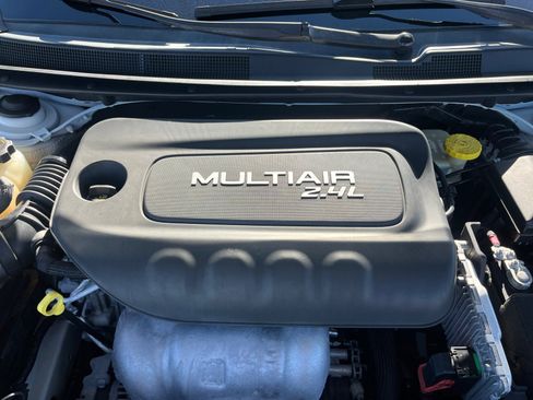 Used 2015 Chrysler 200 Limited w/ Convenience Group image 22