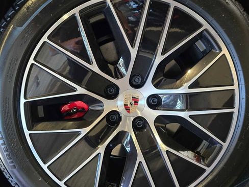 New 2025 Porsche Macan 4S Electric image 11