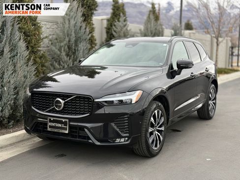 Used 2025 Volvo XC60 B5 Plus image 3