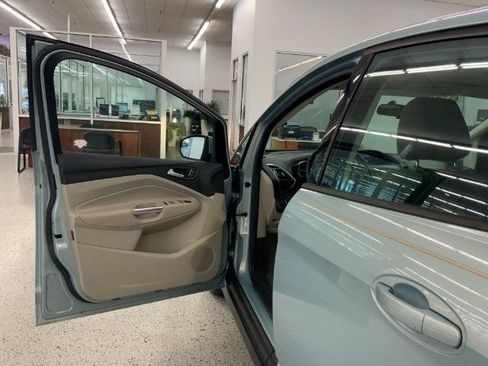 Used 2013 Ford C-MAX SE FWD image 26