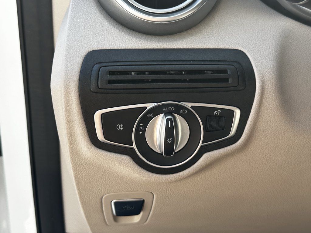 Certified 2022 Mercedes-Benz GLC 300 image 33