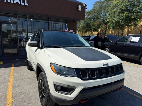 Used 2021 Jeep Compass Trailhawk AWD/4WD image 3