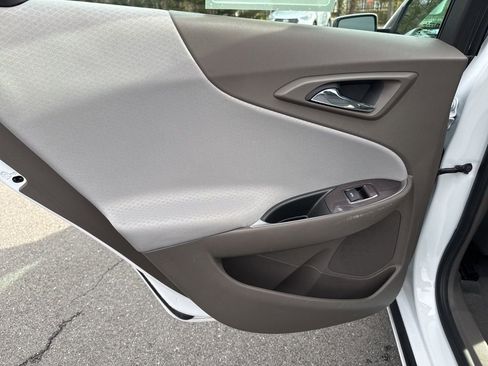 Used 2025 Chevrolet Malibu LT image 34