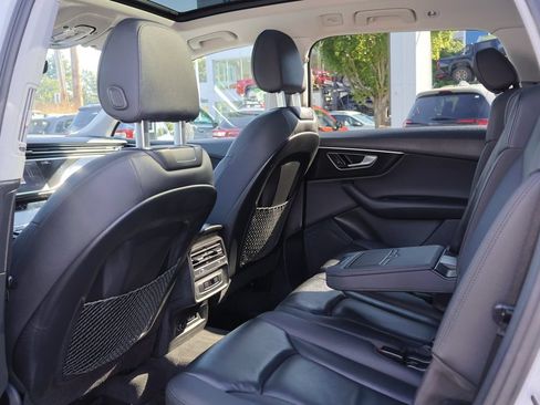 Used 2020 Audi Q7 2.0T Premium w/ Convenience Package AWD/4WD image 16