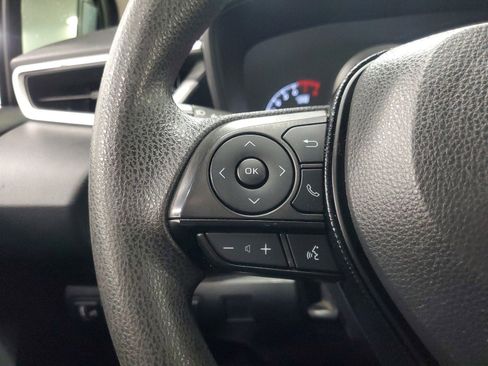 Used 2021 Toyota Corolla LE image 23