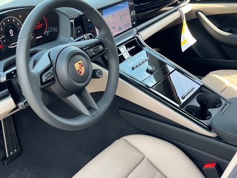 New 2026 Porsche Panamera 4 image 4