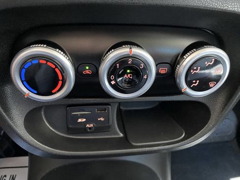 Used 2014 FIAT 500L Easy image 27