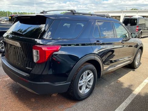 Used 2023 Ford Explorer XLT w/ Equipment Group 202A AWD/4WD image 5